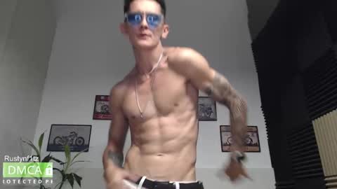 Snapshot of rustynf1tz chatting on December 19, 12:23 pm MillionDollarGuy online show from December 19, 12:23 pm