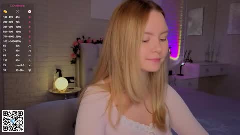 Snapshot of ruta_meow chatting on September 13, 12:16 pm Ruta prize for the new fan club members hehe online show from September 13, 12:16 pm