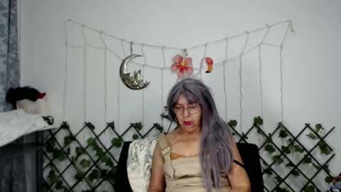 Snapshot of ruth_blue21 chatting on February 12, 2:45 am ruth_blue21 online show from February 12, 2:45 am