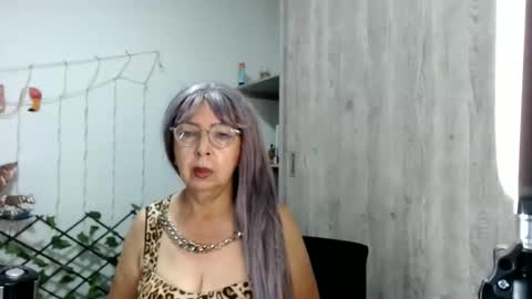 Snapshot of ruth_blue21 chatting on March 9, 8:52 pm ruth_blue21 online show from March 9, 8:52 pm