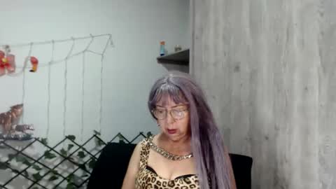 Snapshot of ruth_blue21 chatting on March 10, 10:13 pm ruth_blue21 online show from March 10, 10:13 pm