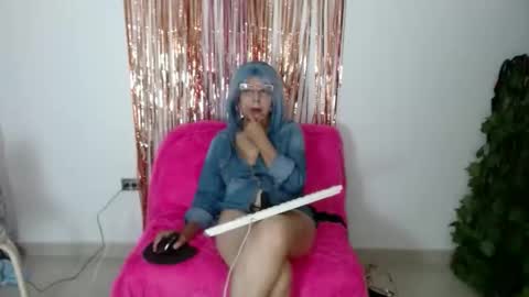 Snapshot of ruth_blue21 chatting on November 25, 1:49 am ruth_blue21 online show from November 25, 1:49 am
