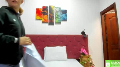 Ruth online show from December 21, 1:18 pm