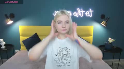 ruthbryant online show from September 20, 1:39 am