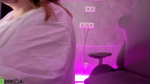 Snapshot of rutholiver chatting on June 15, 1:52 am Ruth GMT2 Mon 10 AM - 4 PM Tue 10 AM - 4 PM Thu 3-9 AM Fri 10 AM - 4 PM Sun 10 AM - 4 PM. online show from June 15, 1:52 am