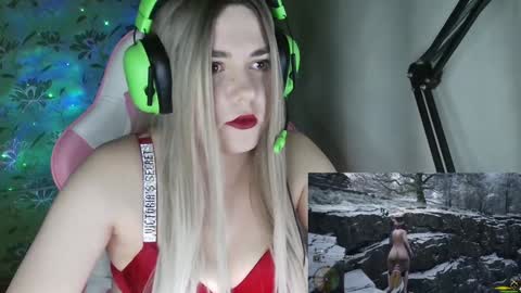 Snapshot of ruthsimp chatting on January 19, 6:00 pm Tanyushka online show from January 19, 6:00 pm