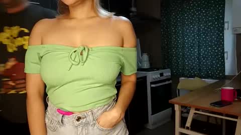 Snapshot of ruxandradanny chatting on October 3, 5:48 am ruxandradanny online show from October 3, 5:48 am