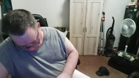 rwzar_1965 online show from June 18, 4:57 am