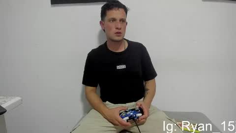 Snapshot of ryan15_ chatting on May 4, 1:23 am Ryan 15 online show from May 4, 1:23 am