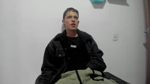 Snapshot of ryan15_ chatting on June 3, 11:54 pm Ryan 15 online show from June 3, 11:54 pm