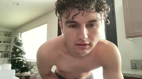 Snapshot of ryan287747 chatting on December 10, 7:32 pm ryan online show from December 10, 7:32 pm