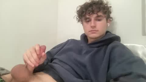 Snapshot of ryan287747 chatting on January 9, 6:17 am ryan online show from January 9, 6:17 am