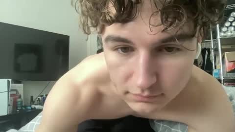 Snapshot of ryan287747 chatting on February 1, 8:05 pm ryan online show from February 1, 8:05 pm