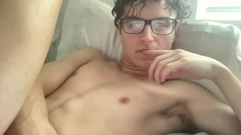 Snapshot of ryan287747 chatting on February 4, 9:52 pm ryan online show from February 4, 9:52 pm