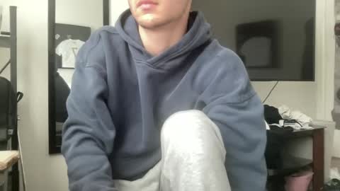 Snapshot of ryan287747 chatting on September 18, 7:16 pm ryan online show from September 18, 7:16 pm