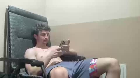 Snapshot of ryan287747 chatting on October 10, 10:09 pm ryan online show from October 10, 10:09 pm