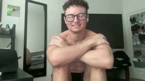 Snapshot of ryan287747 chatting on November 14, 7:34 pm ryan online show from November 14, 7:34 pm