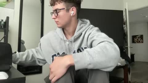 Snapshot of ryan287747 chatting on November 20, 9:25 pm ryan online show from November 20, 9:25 pm