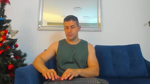 Snapshot of ryan__mckenna chatting on December 14, 7:40 pm ryan mckenna online show from December 14, 7:40 pm