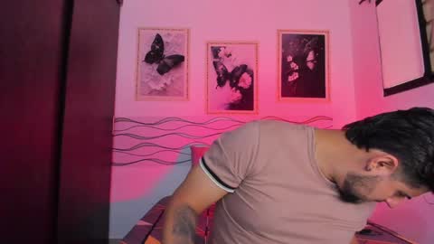 Snapshot of ryan_evannss_ chatting on May 22, 1:50 pm Ryan Evannss online show from May 22, 1:50 pm