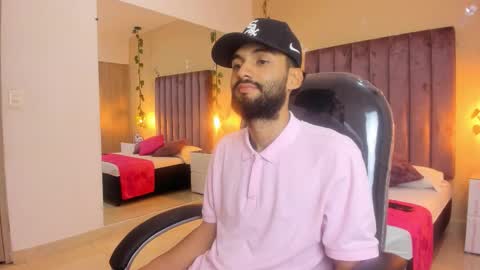 Snapshot of ryan_jackson_ chatting on November 2, 4:15 am ryan_jackson_ online show from November 2, 4:15 am