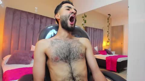 Snapshot of ryan_jackson_ chatting on November 29, 5:32 am ryan_jackson_ online show from November 29, 5:32 am