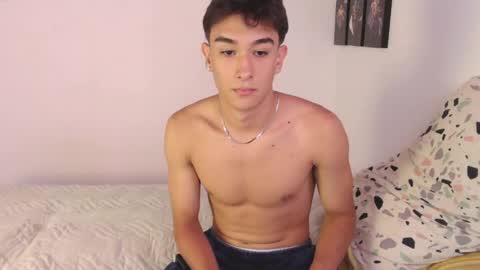 Snapshot of ryan_valentine17 chatting on April 1, 8:06 pm ryan online show from April 1, 8:06 pm