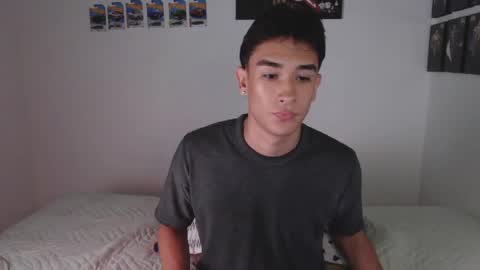 Snapshot of ryan_valentine17 chatting on April 15, 7:15 am ryan online show from April 15, 7:15 am