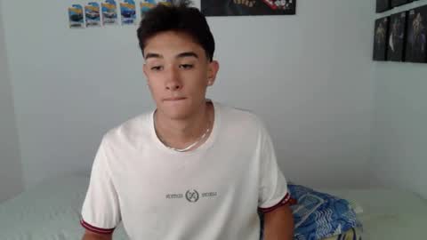 Snapshot of ryan_valentine17 chatting on April 20, 7:37 pm ryan online show from April 20, 7:37 pm