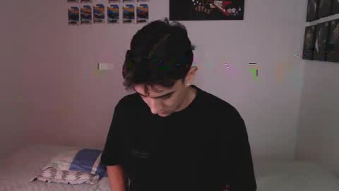 Snapshot of ryan_valentine17 chatting on April 28, 10:04 pm ryan online show from April 28, 10:04 pm