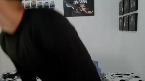 Snapshot of ryan_valentine17 chatting on May 12, 9:01 pm ryan online show from May 12, 9:01 pm