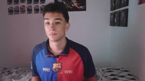 Snapshot of ryan_valentine17 chatting on May 13, 10:49 pm ryan online show from May 13, 10:49 pm