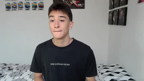 Snapshot of ryan_valentine17 chatting on June 5, 8:14 pm ryan online show from June 5, 8:14 pm