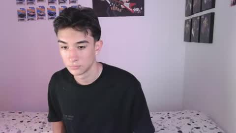 Snapshot of ryan_valentine17 chatting on June 12, 11:35 pm ryan online show from June 12, 11:35 pm