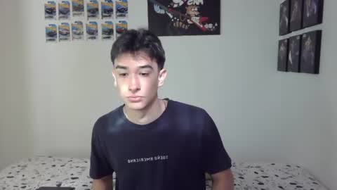 Snapshot of ryan_valentine17 chatting on June 20, 8:44 pm ryan online show from June 20, 8:44 pm