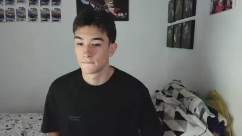 Snapshot of ryan_valentine17 chatting on June 24, 9:58 pm ryan online show from June 24, 9:58 pm