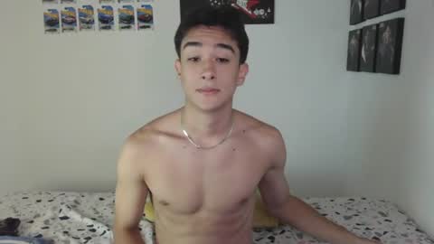 Snapshot of ryan_valentine17 chatting on June 30, 8:32 pm ryan online show from June 30, 8:32 pm