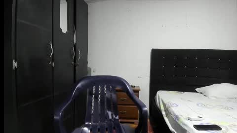 ryan_xc1 online show from November 26, 2:23 am