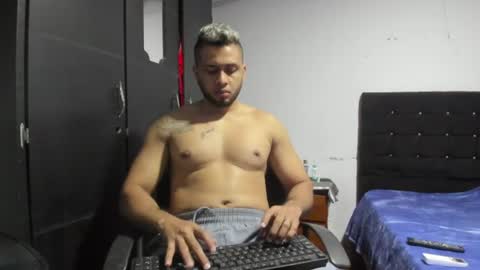 Snapshot of ryan_xc1 chatting on June 25, 4:12 am ryan_xc1 online show from June 25, 4:12 am