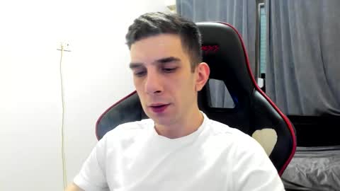 Snapshot of ryandusk chatting on November 22, 9:36 pm Andrew C. online show from November 22, 9:36 pm