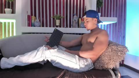 Ryan online show from November 7, 3:39 am