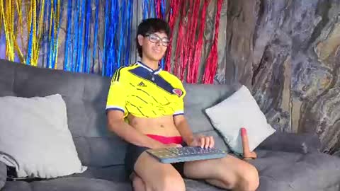 Snapshot of ryann_wolf chatting on June 17, 8:21 pm ryann_wolf online show from June 17, 8:21 pm