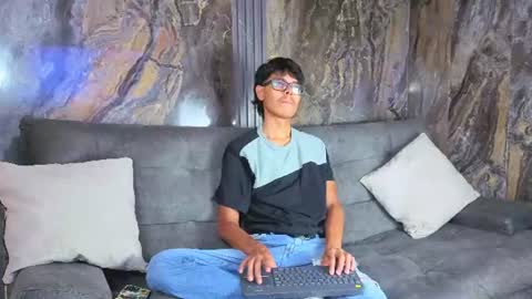 Snapshot of ryann_wolf chatting on July 6, 8:22 pm ryann_wolf online show from July 6, 8:22 pm