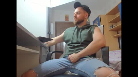 Snapshot of ryanstone_ chatting on November 29, 11:35 am Ryanstone online show from November 29, 11:35 am