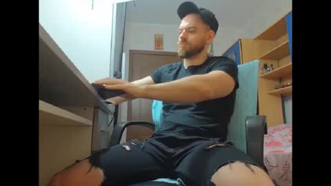 Snapshot of ryanstone_ chatting on December 15, 5:12 am Ryanstone online show from December 15, 5:12 am