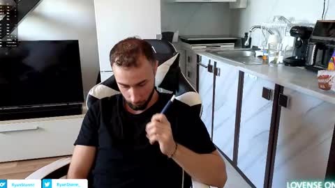 Snapshot of ryanstorm1 chatting on October 16, 9:10 am ryanstorm1 online show from October 16, 9:10 am