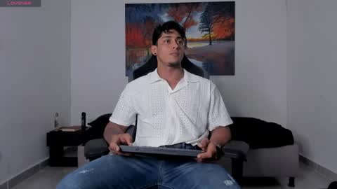 ryanwhite3 online show from April 26, 7:55 pm