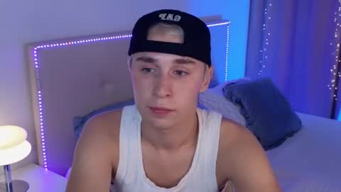 Snapshot of rydervale_ chatting on July 3, 8:26 pm Max Chuck online show from July 3, 8:26 pm