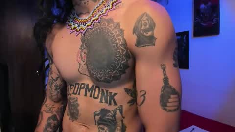 Snapshot of ryuk_it chatting on November 7, 4:40 pm leopmonk help me reach 100 thumbs up online show from November 7, 4:40 pm