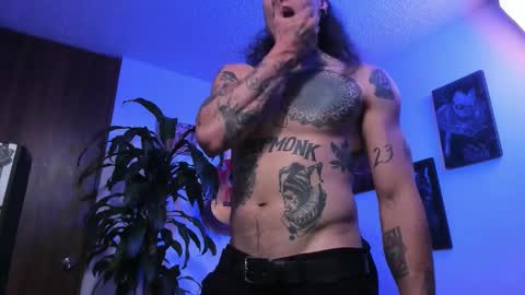 Snapshot of ryuk_it chatting on December 4, 2:10 am leopmonk help me reach 100 thumbs up online show from December 4, 2:10 am